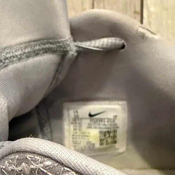 Nike Sneakers - Picture 6 of 7